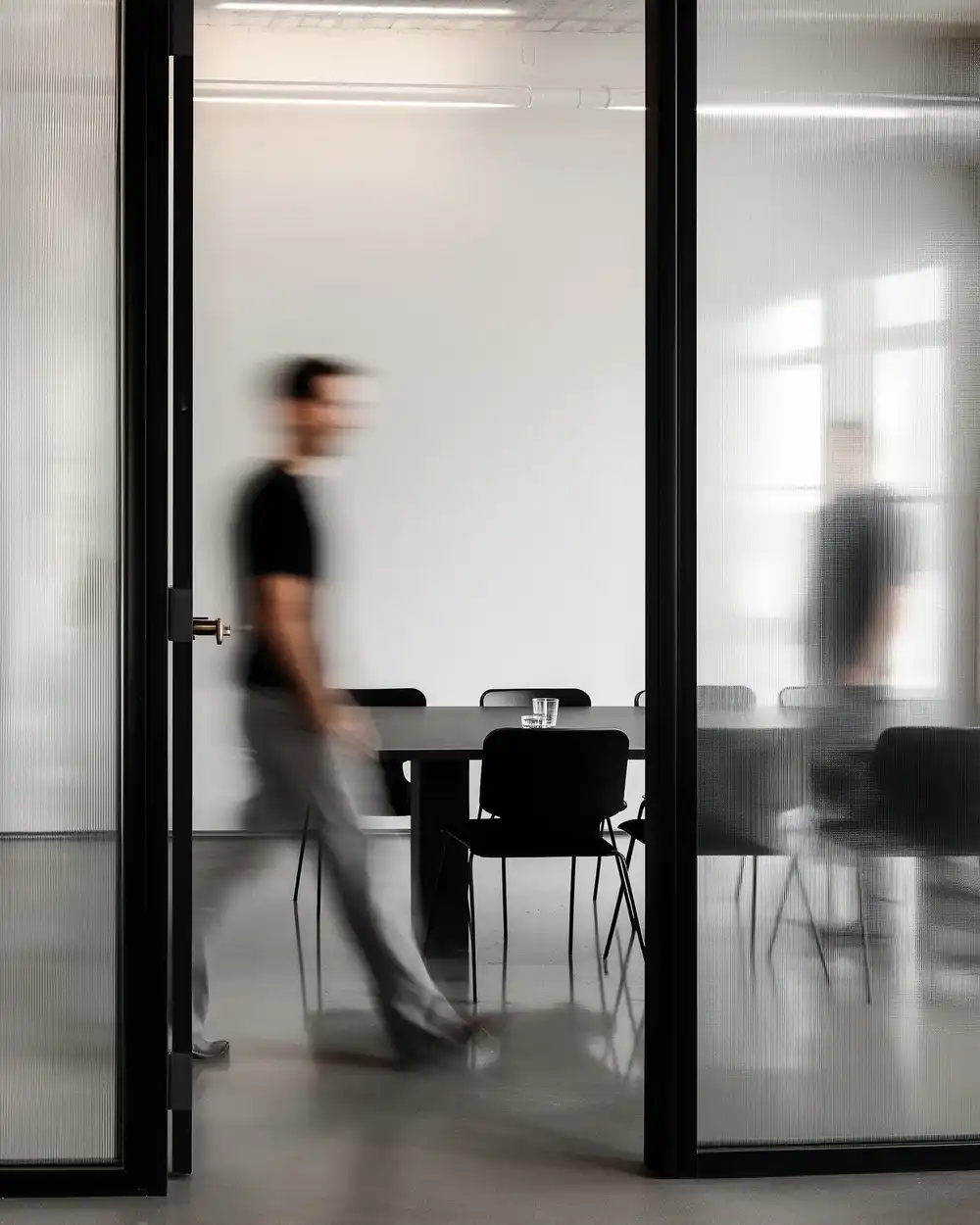 A working session behind the Offrecord glass